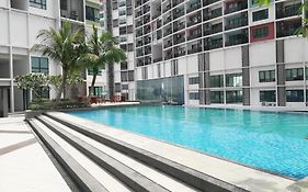 I-Suite Block B 2R1B # I-City Free Wifi + Parking